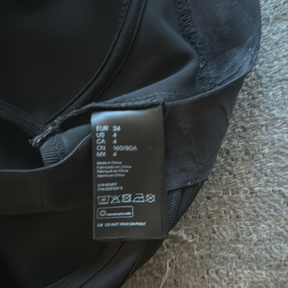 Alexander Wang x H&M Sports Bra - Picture 4 of 5